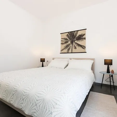 Valbay Apartment *
