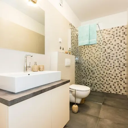Valbay Apartment *